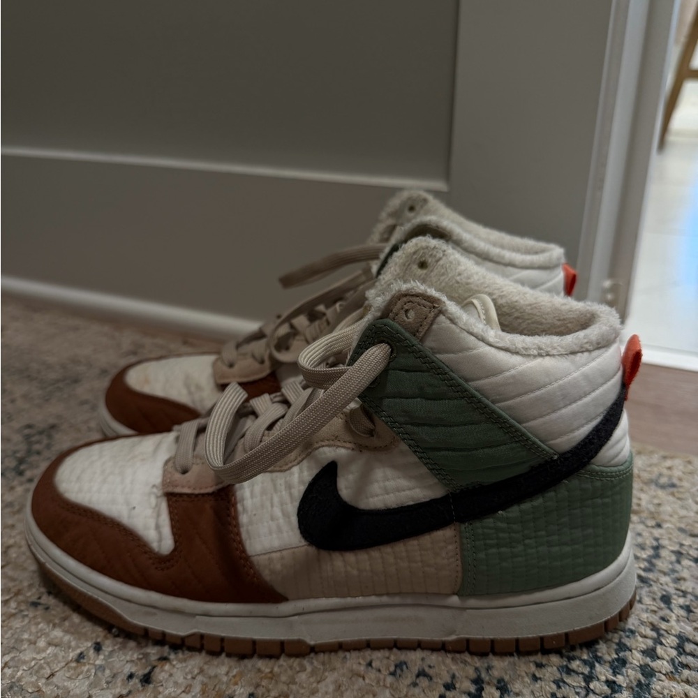Nike Mid-Top Sneakers in White, Brown, Green & Black
